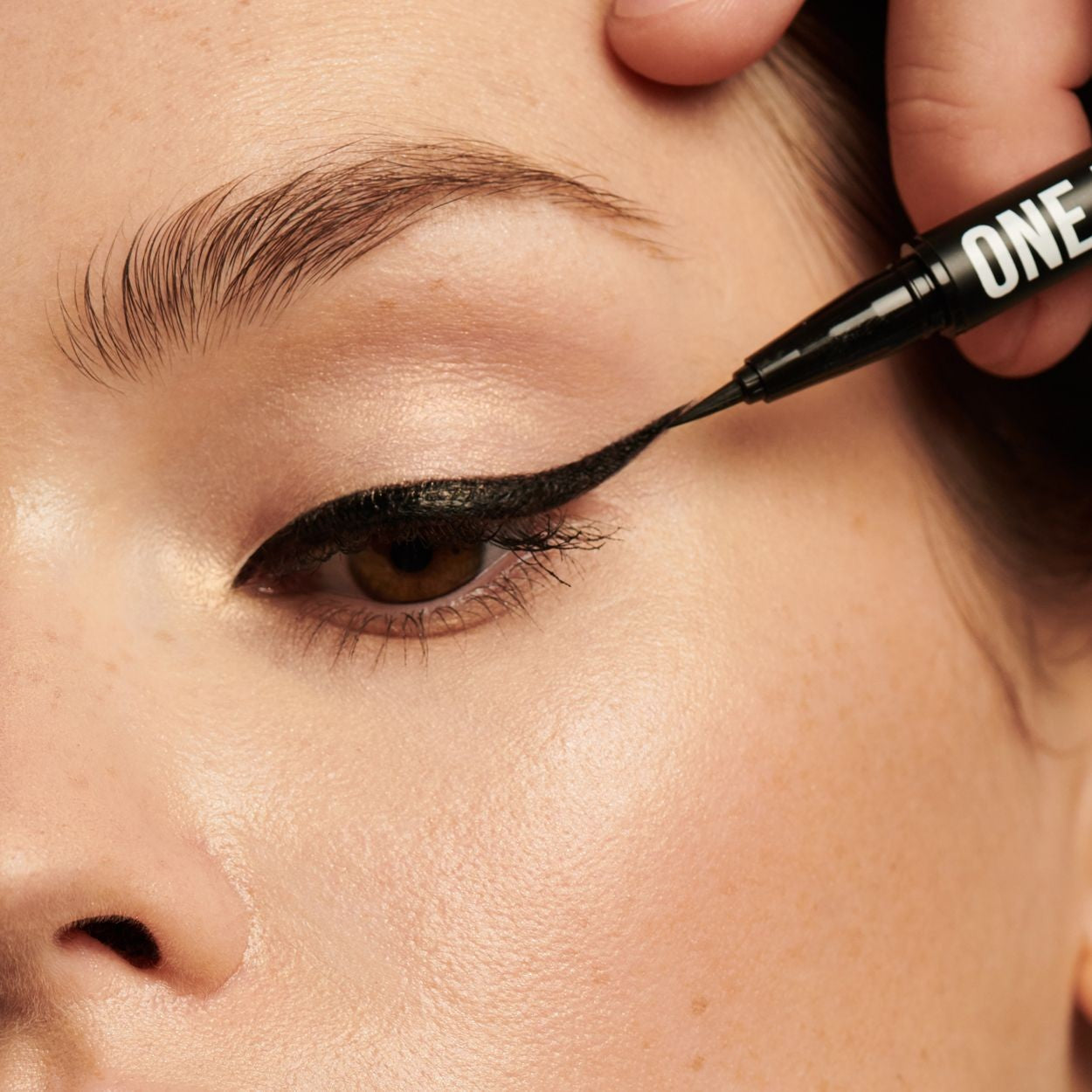 One Move Eyeliner