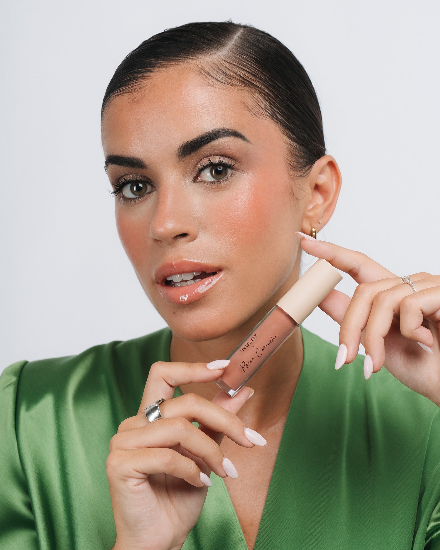 INGLOT X ROCÍO CAMACHO GLOW UP LIP GLOSS